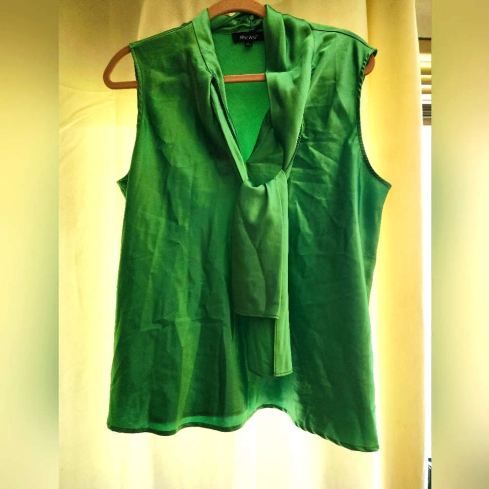 Nine West Sating Tie Neck Sleeveless Blouse